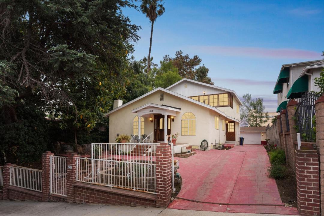 Photo of Others in Los Feliz
