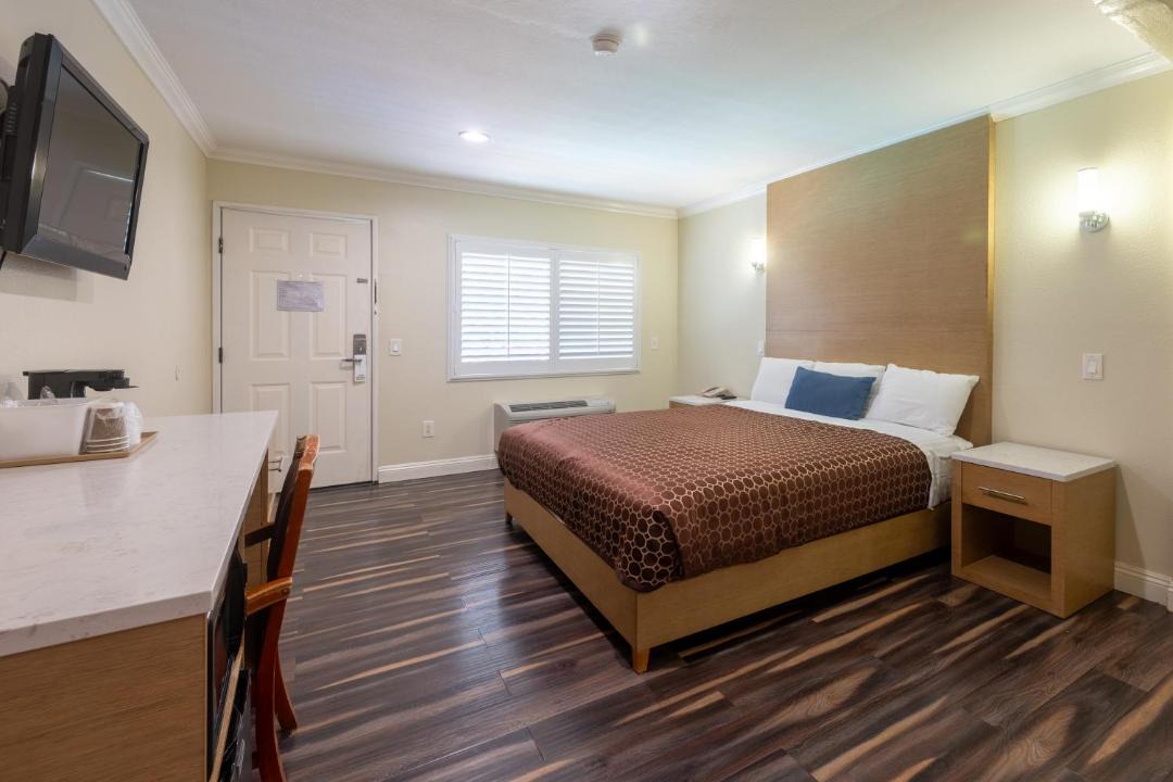 Photo of Bedroom in Little Armenia