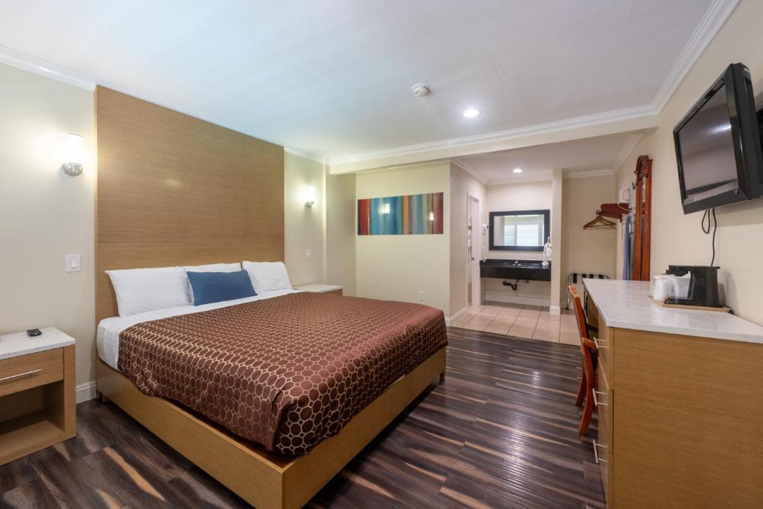 Photo of Bedroom in Little Armenia