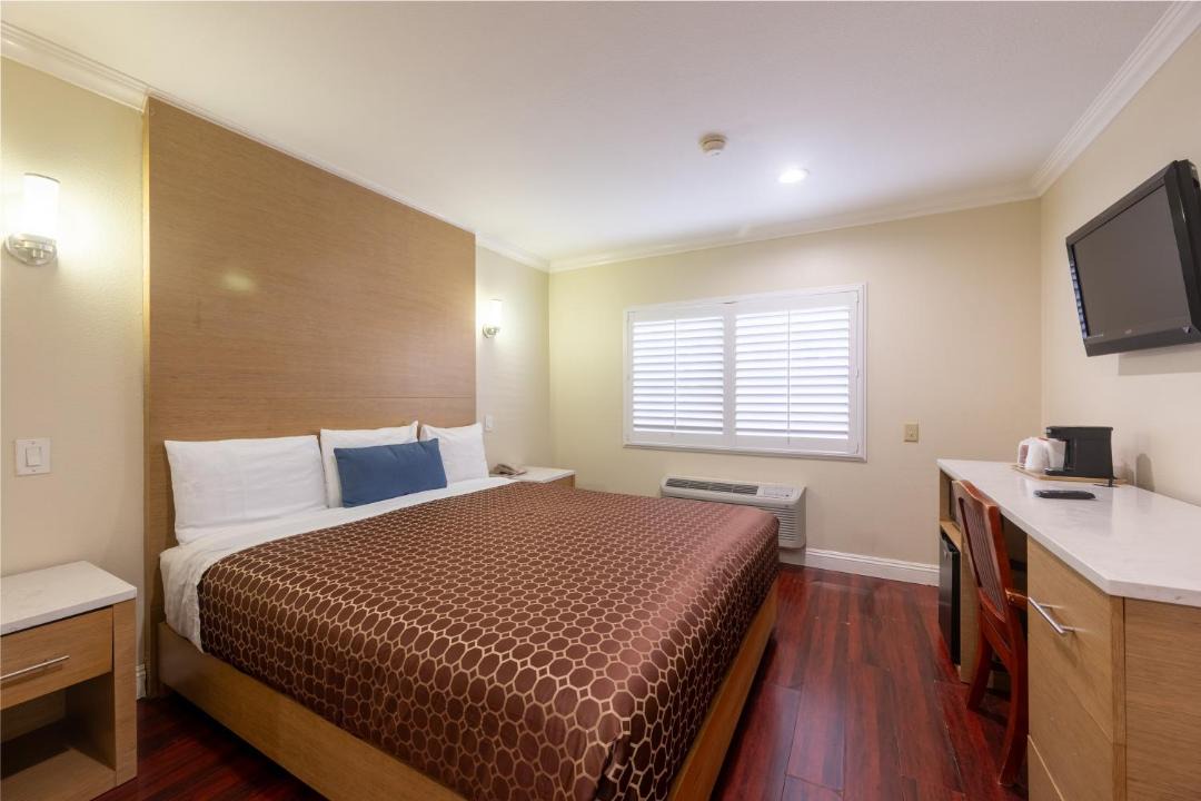 Photo of Bedroom in Little Armenia