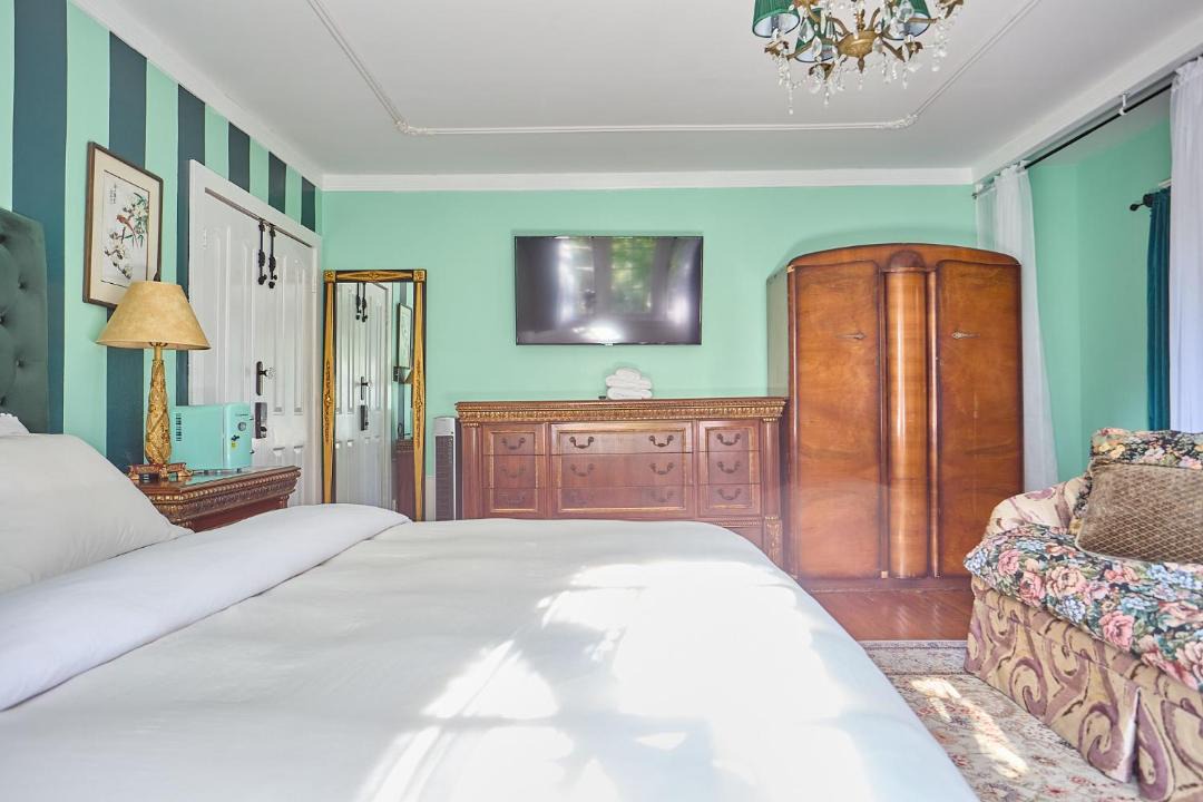 Photo of Bedroom in Hollywood