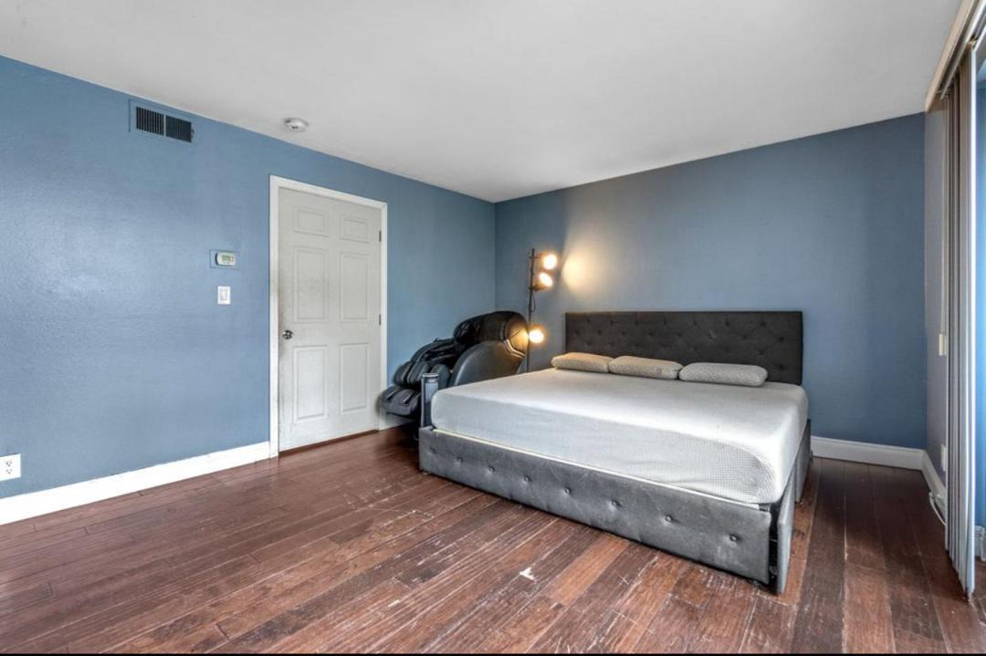 Photo of Bedroom in Inglewood