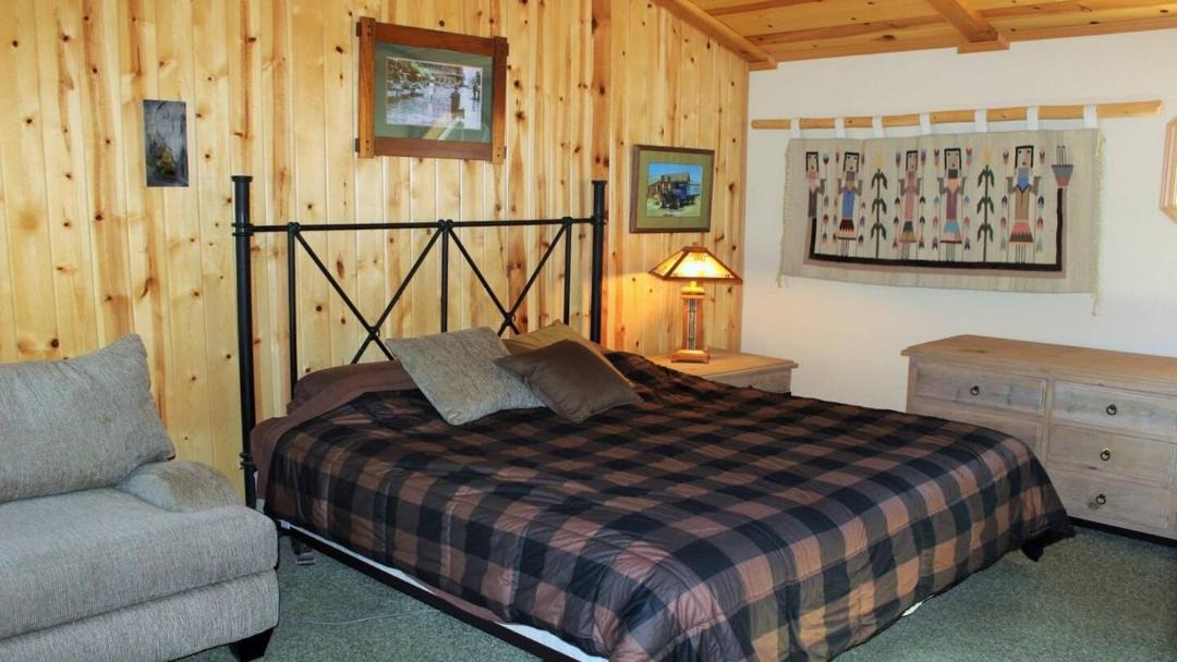 Photo of Bedroom in Summit Estates