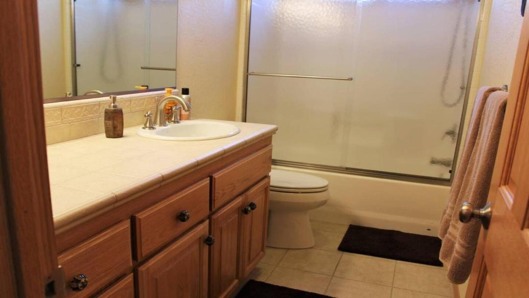 Photo of Bathroom in Summit Estates