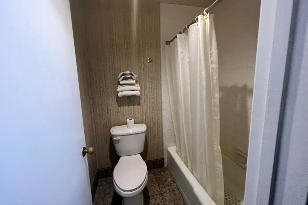 Photo of Bathroom in Glen Avon