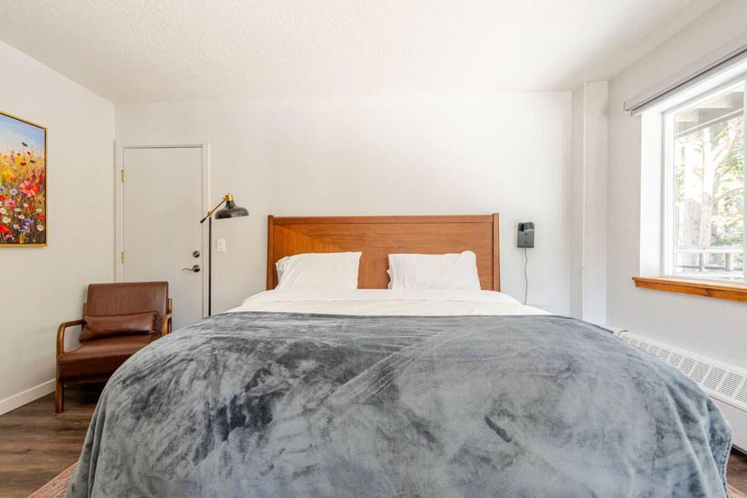 Photo of Bedroom in Kirkwood