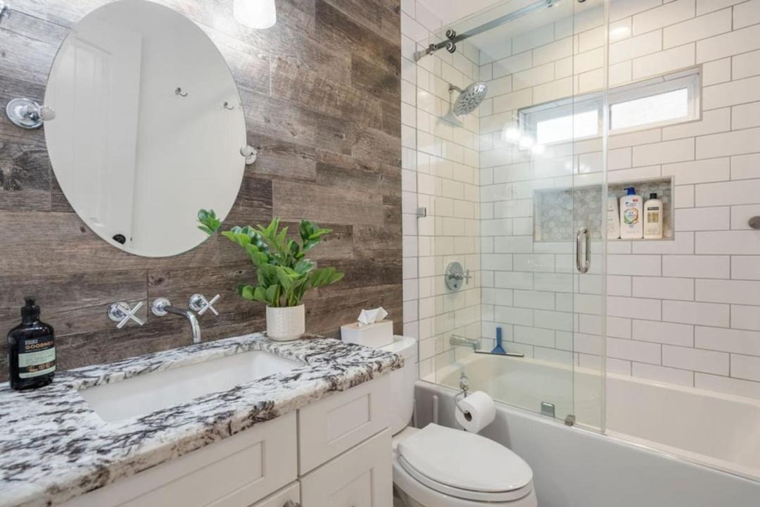 Photo of Bathroom in South of Conant