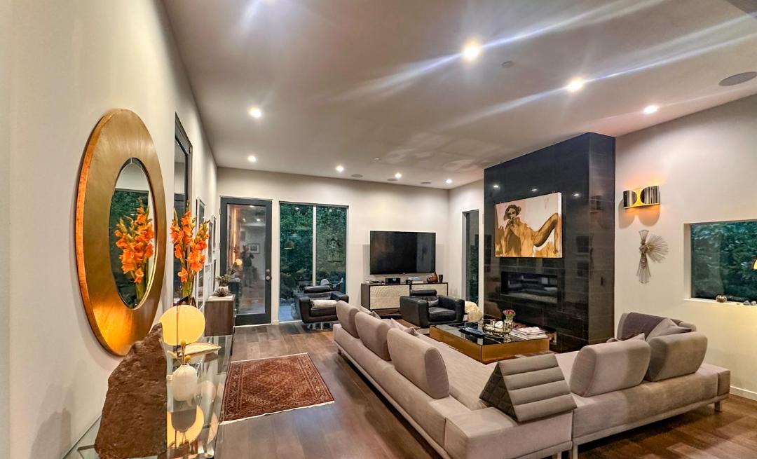 Photo of Livingroom in Los Angeles