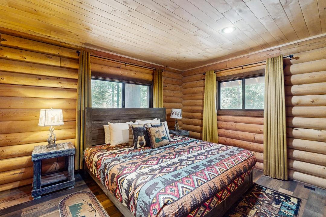 Photo of Bedroom in Twin Peaks