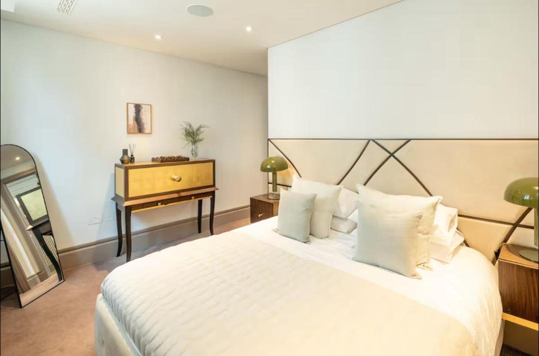 Photo of Bedroom in Mayfair