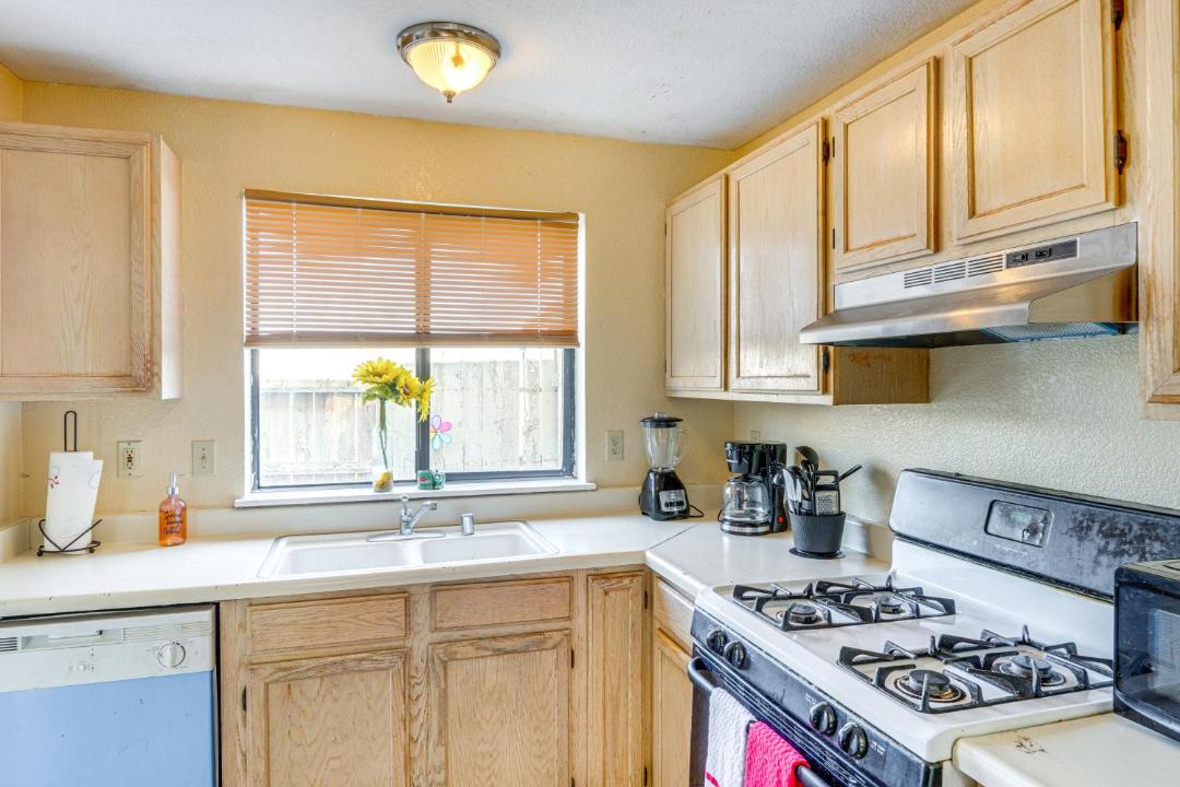Photo of Kitchen in California City