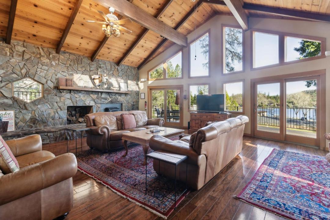 Photo of Livingroom in Groveland