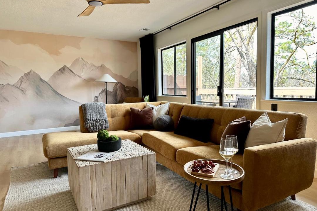 Photo of Livingroom in Oakhurst