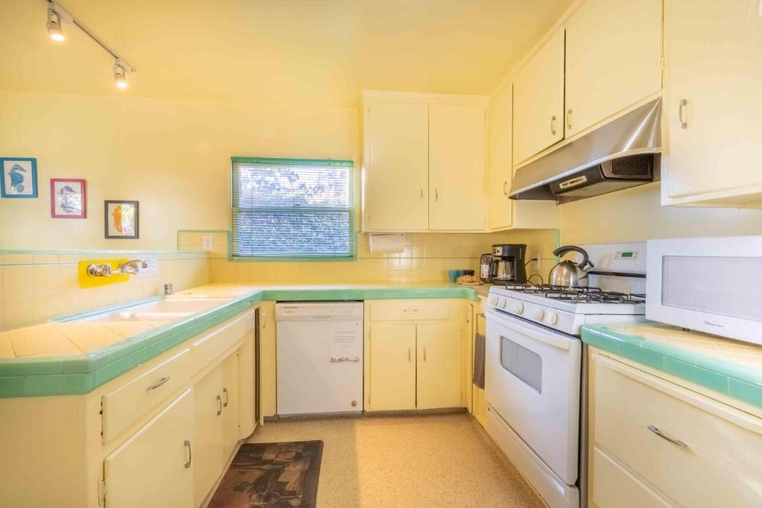 Photo of Kitchen in Beach Barber Tract