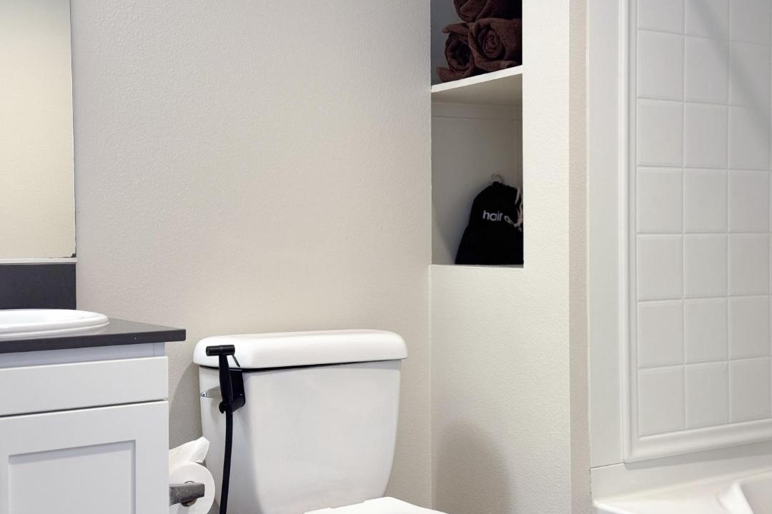 Photo of Bathroom in Mid-Wilshire