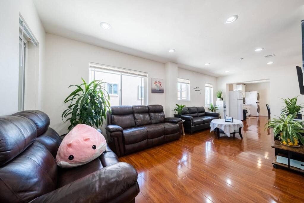 Photo of Livingroom in Monterey Park