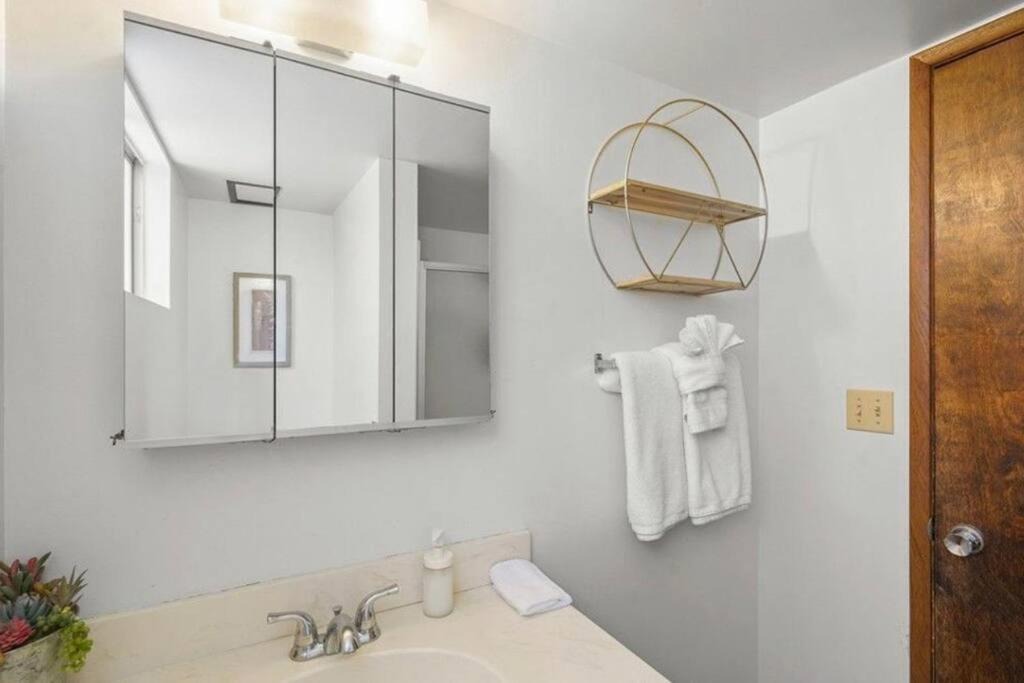 Photo of Bathroom in Peter Pan