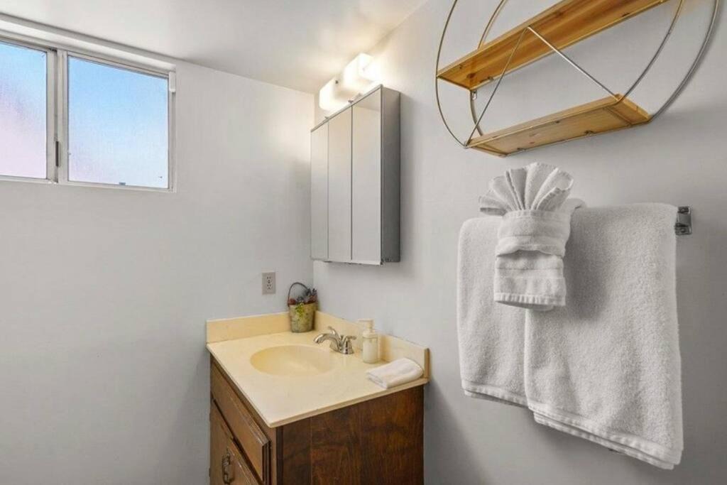Photo of Bathroom in Peter Pan