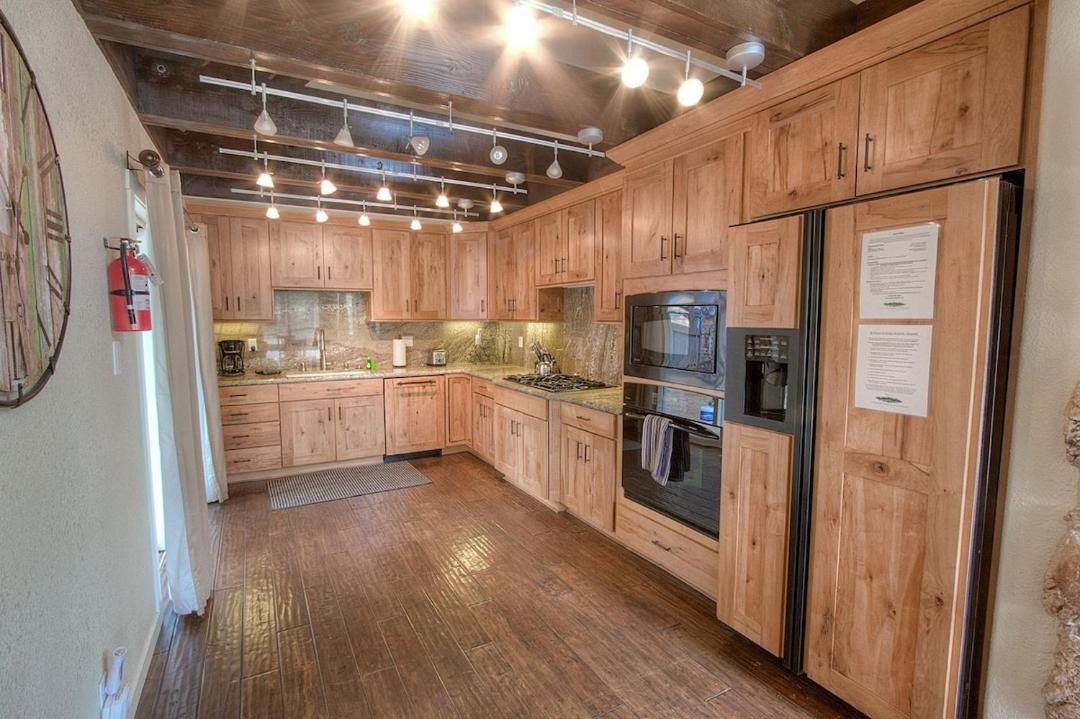 Photo of Kitchen in Black Bart