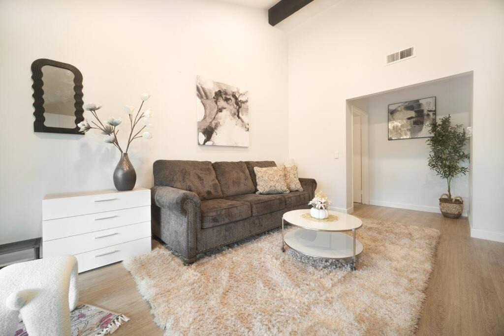 Photo of Livingroom in Walnut