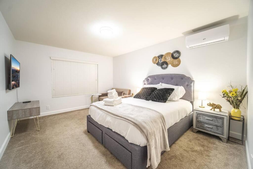 Photo of Bedroom in Walnut