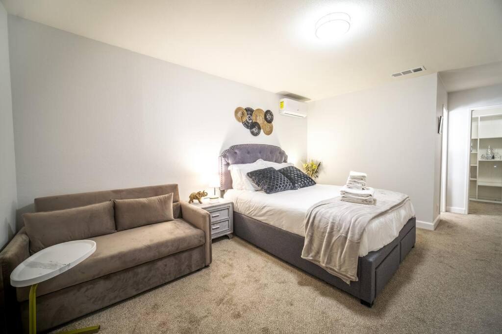 Photo of Bedroom in Walnut