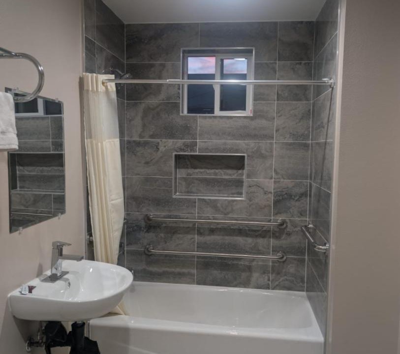 Photo of Bathroom in Maywood