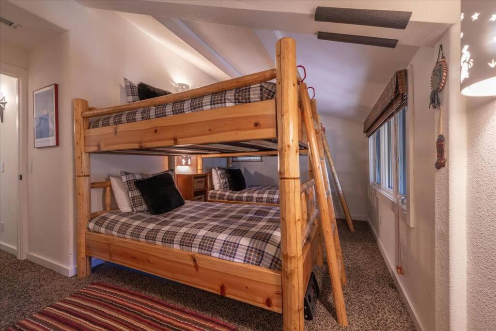 Photo of Bedroom in Alpine Meadows