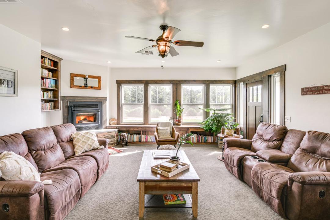 Photo of Livingroom in Glenn County