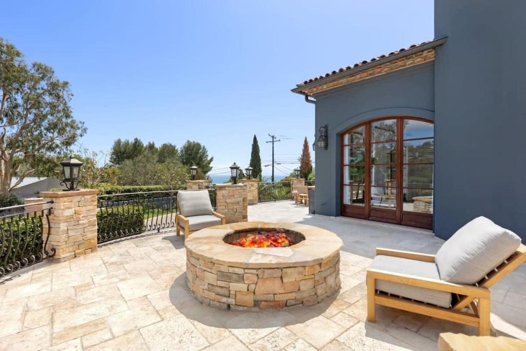 Photo of Patio Balcony in Eastern Malibu