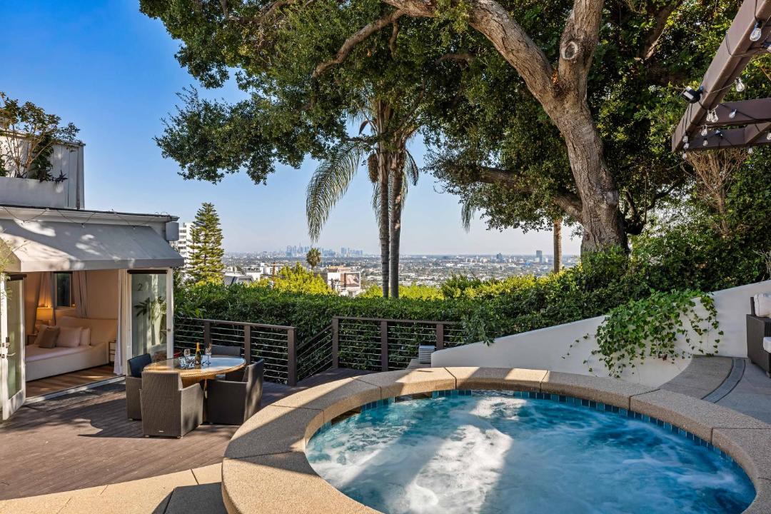 Photo of Others in Hollywood Hills West