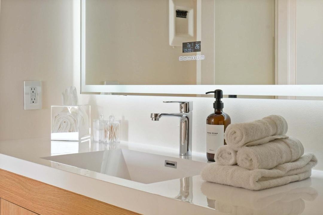 Photo of Bathroom in Eastern Malibu