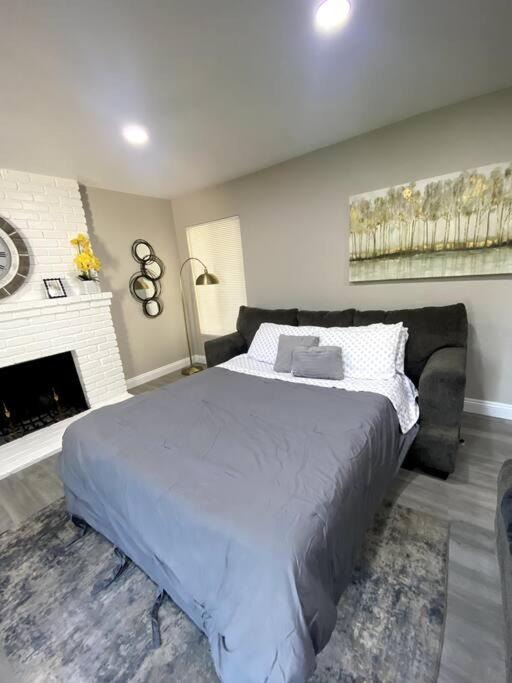 Photo of Bedroom in Raisin