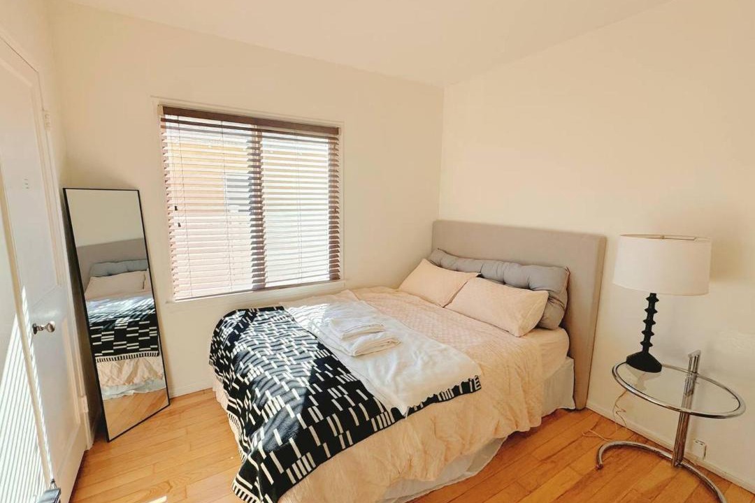 Photo of Bedroom in Mar Vista