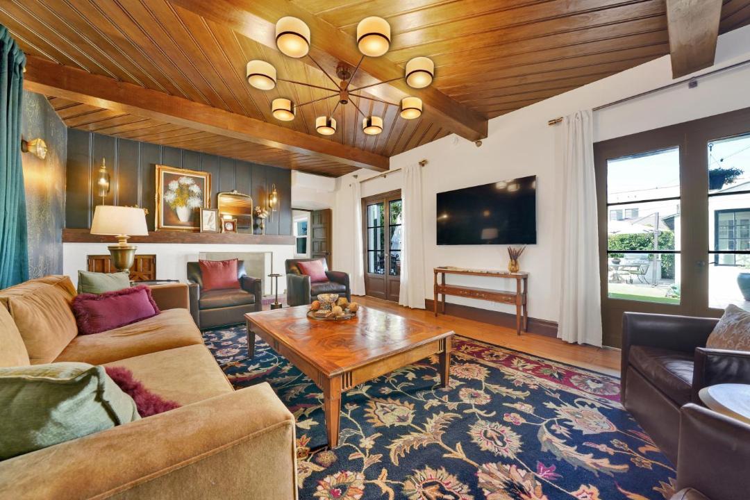 Photo of Livingroom in Alamitos Beach