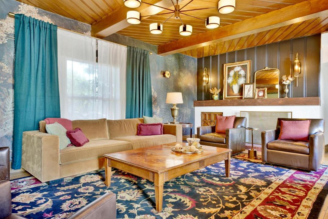 Photo of Livingroom in Alamitos Beach