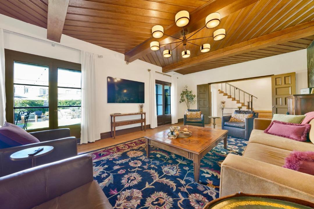 Photo of Livingroom in Alamitos Beach