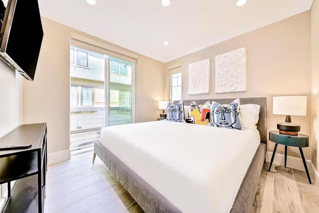 Photo of Bedroom in Mission Beach