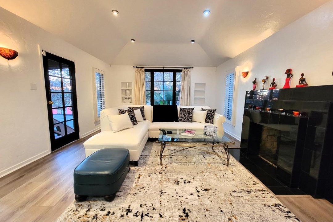 Photo of Livingroom in Beverly Hills