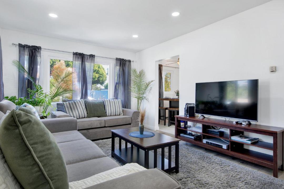 Photo of Livingroom in Del Rey