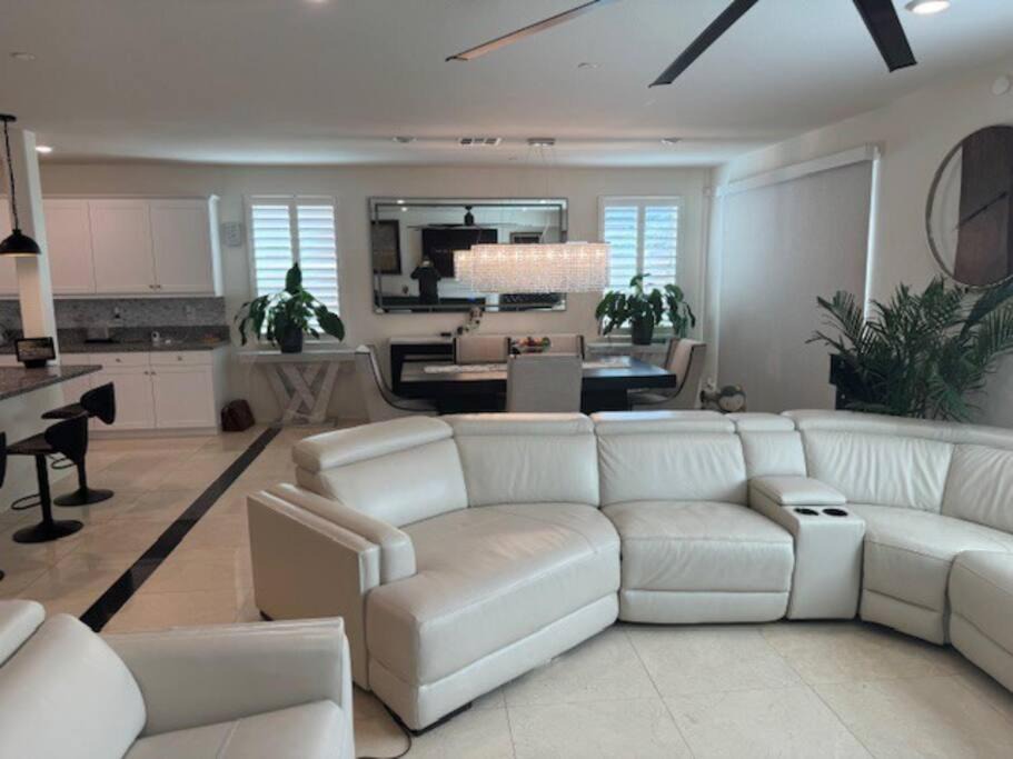 Photo of Livingroom in Sun City