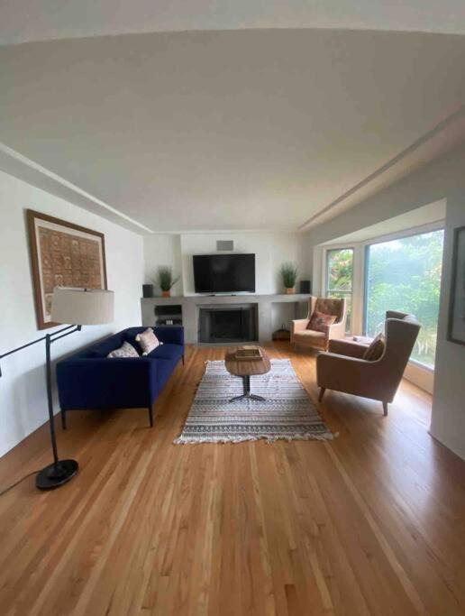 Photo of Livingroom in Playa Del Rey