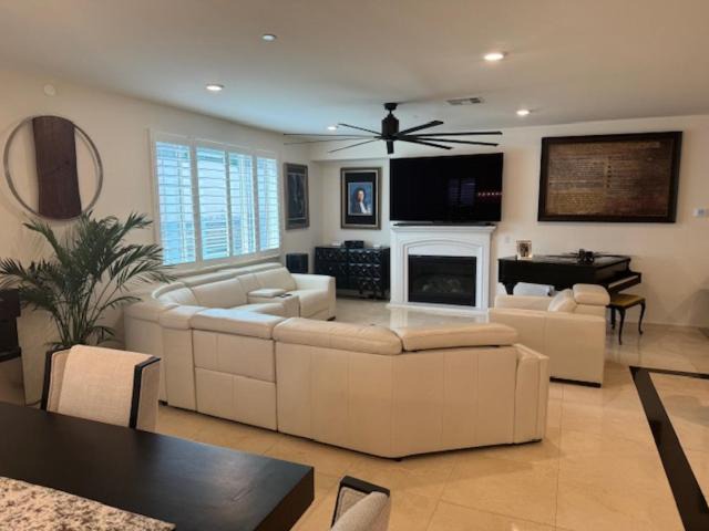 Photo of Livingroom in Sun City