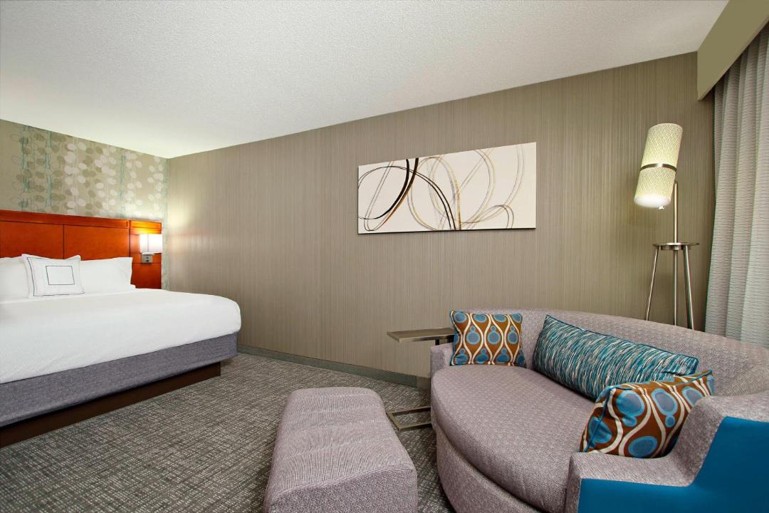 Photo of Bedroom in Downtown Oakland