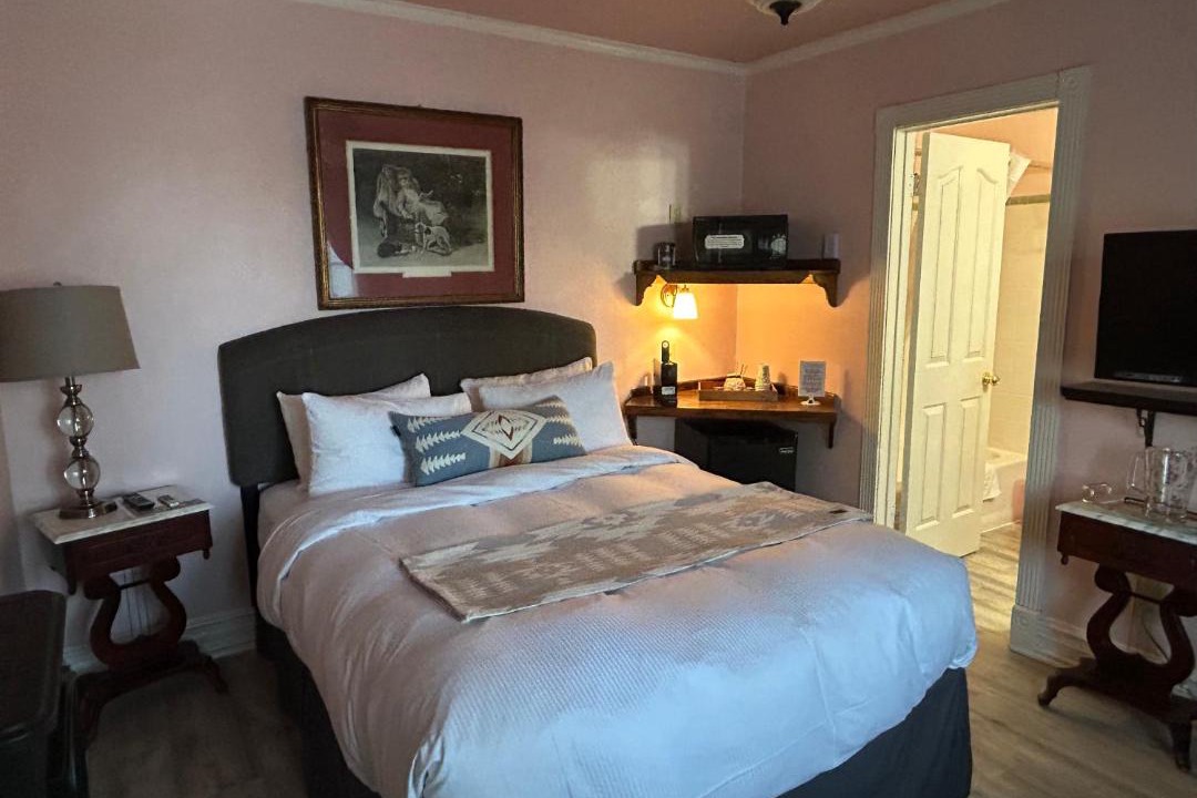 Photo of Bedroom in Lake Arrowhead