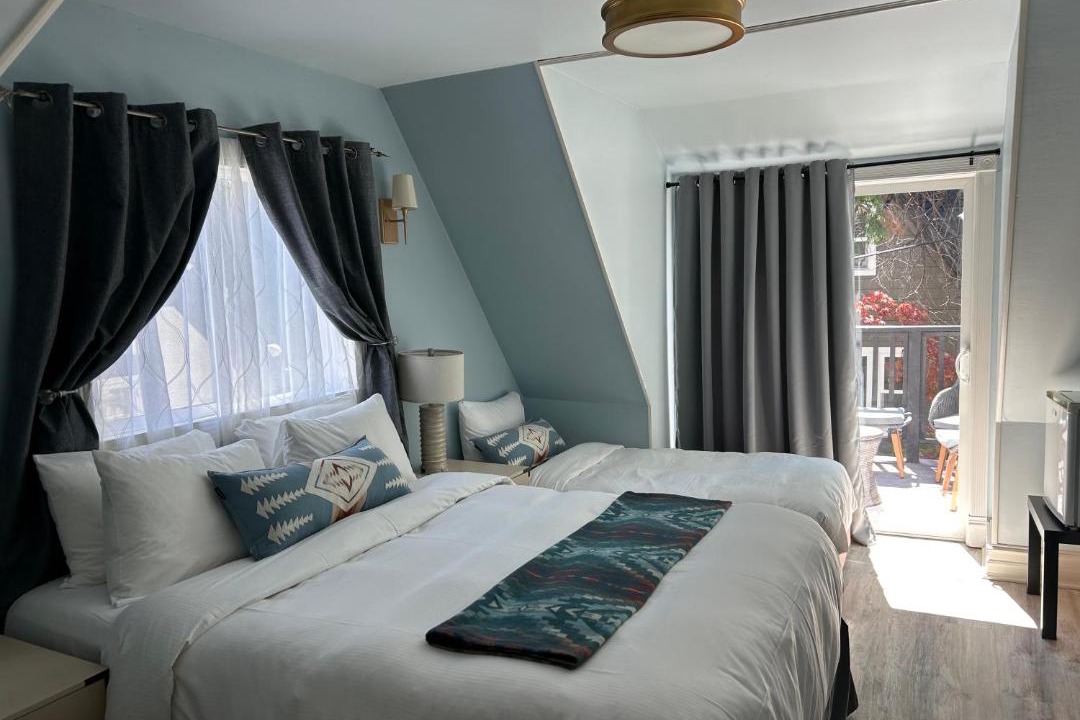 Photo of Bedroom in Lake Arrowhead
