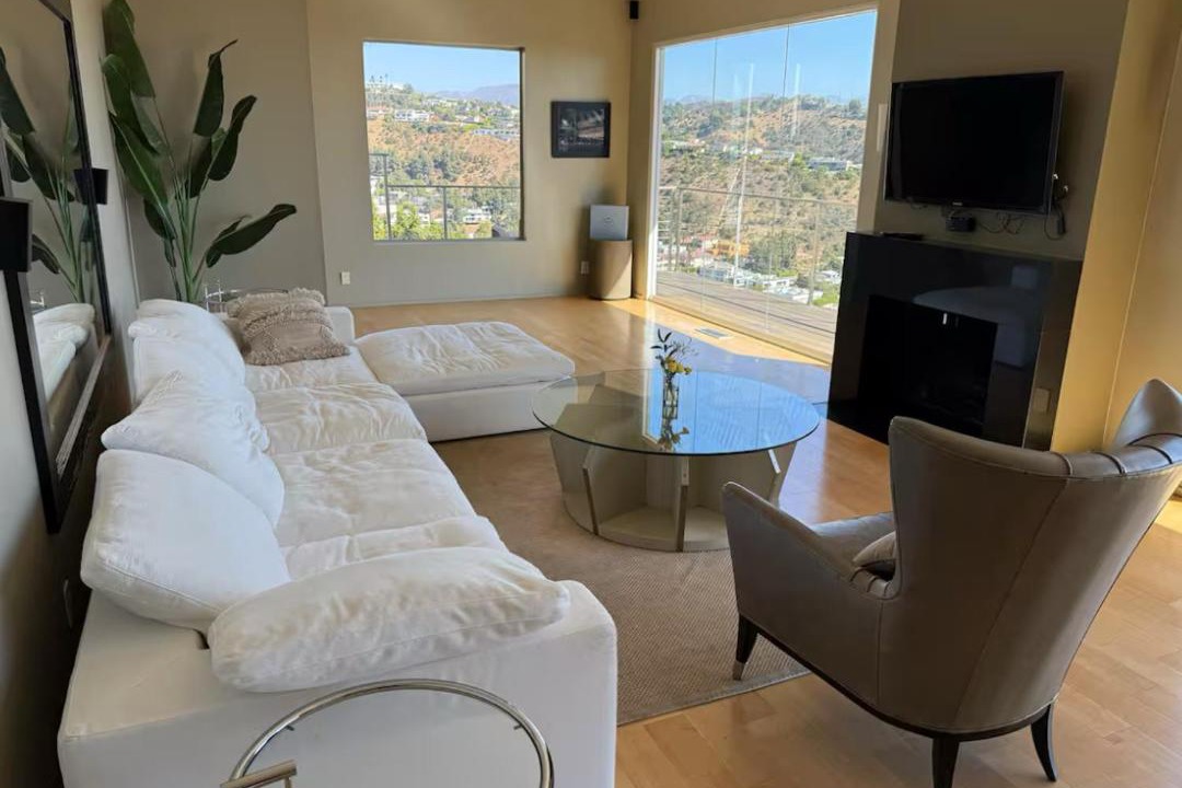 Photo of Others in Hollywood Hills West