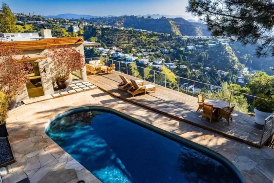 Photo of Others in Hollywood Hills West