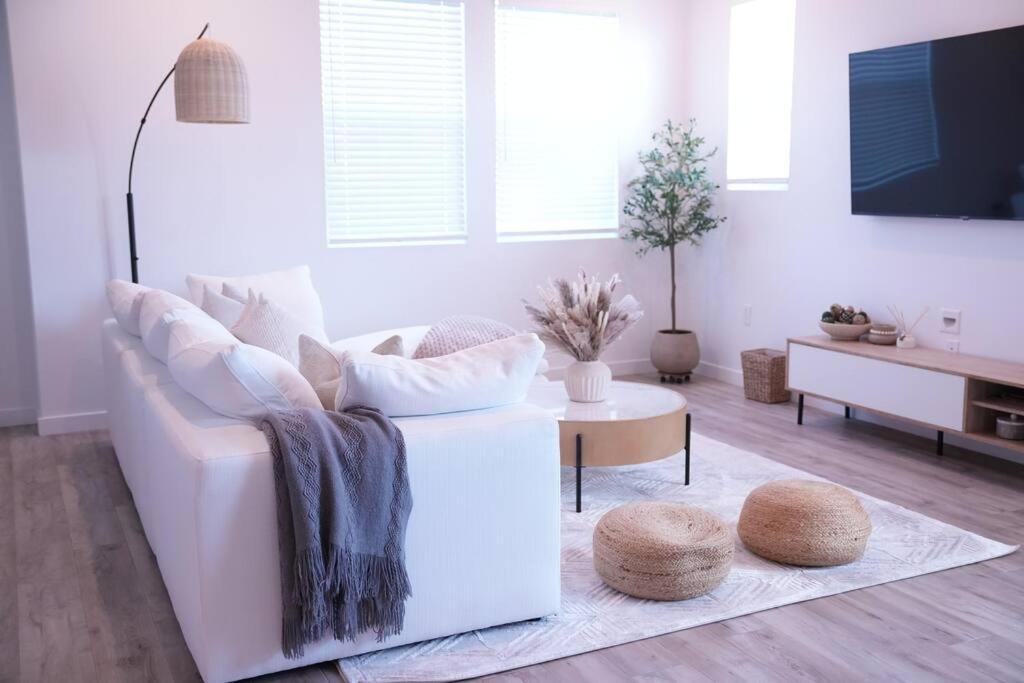 Photo of Livingroom in Ventura