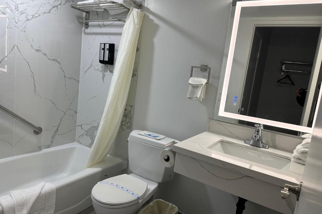 Photo of Bathroom in Huntington Beach